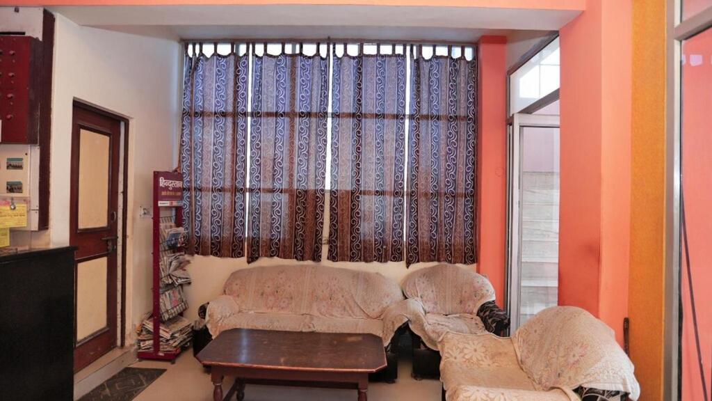 Hotel Mohan By Wb Inn آغْرا المظهر الخارجي الصورة