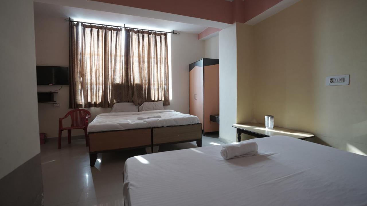 Hotel Mohan By Wb Inn آغْرا المظهر الخارجي الصورة