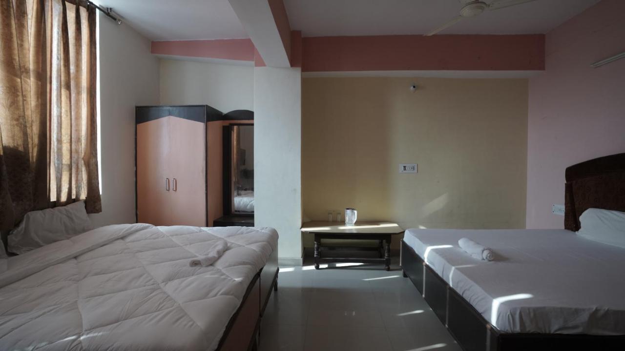 Hotel Mohan By Wb Inn آغْرا المظهر الخارجي الصورة