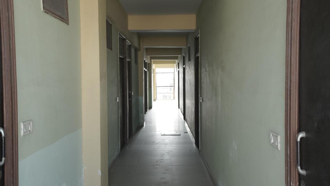 Hotel Mohan By Wb Inn آغْرا المظهر الخارجي الصورة